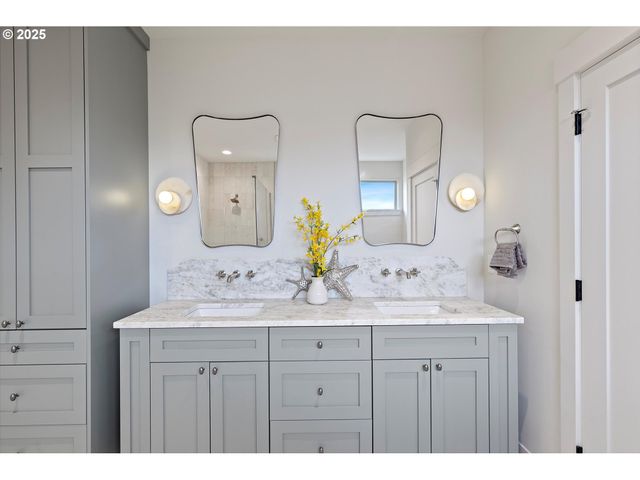 4643 N GANTENBEIN Ave, Portland, OR 97217