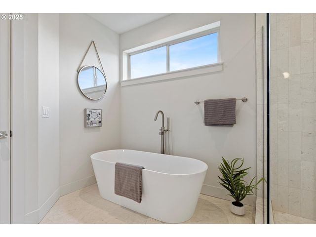 4643 N GANTENBEIN Ave, Portland, OR 97217