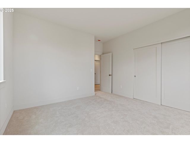 4643 N GANTENBEIN Ave, Portland, OR 97217