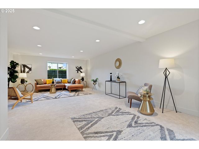 4643 N GANTENBEIN Ave, Portland, OR 97217