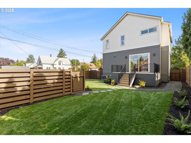 4643 N GANTENBEIN Ave, Portland, OR 97217