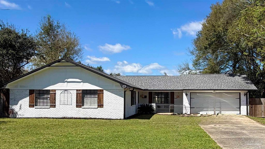 4470 Jumento Dr, Pensacola, FL 32514