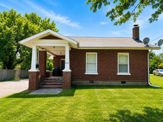 212 W End Ave, Dickson, TN 37055