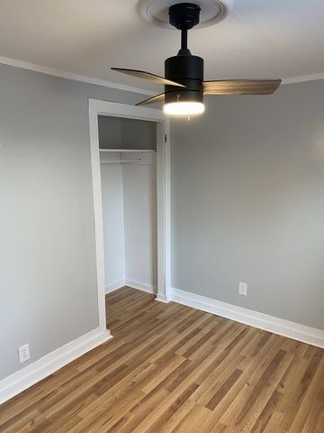 212 W End Ave, Dickson, TN 37055