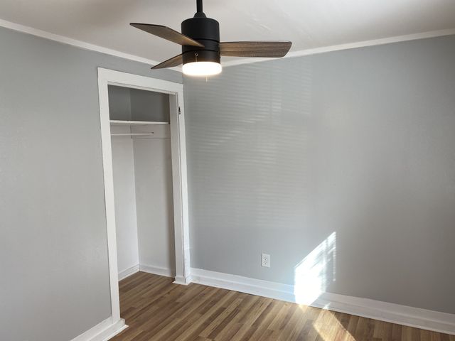 212 W End Ave, Dickson, TN 37055
