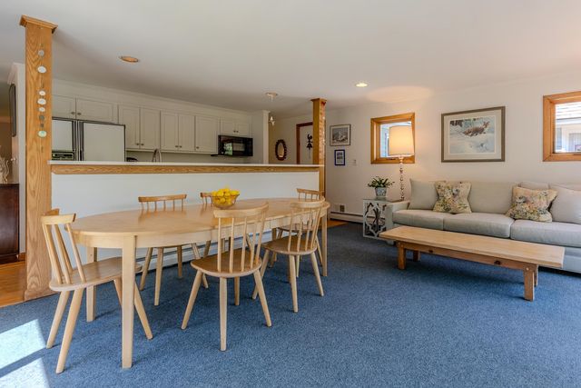 866 East Manchester Road, Manchester, VT 05255