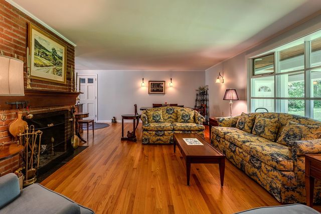 866 East Manchester Road, Manchester, VT 05255