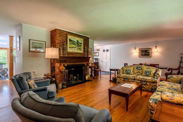 866 East Manchester Road, Manchester, VT 05255