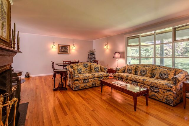 866 East Manchester Road, Manchester, VT 05255