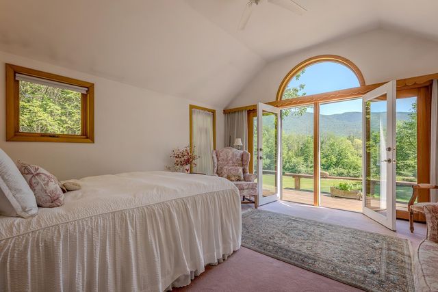 866 East Manchester Road, Manchester, VT 05255