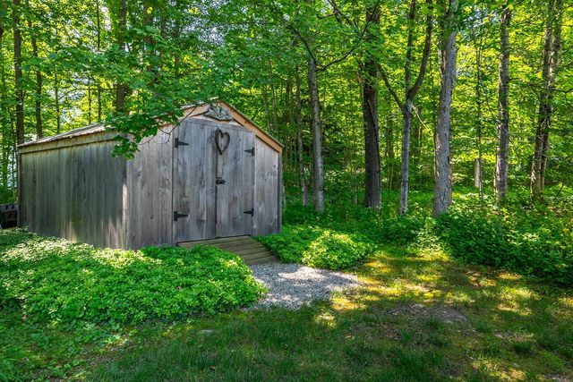 866 East Manchester Road, Manchester, VT 05255