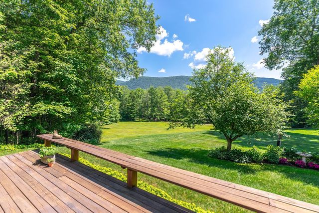 866 East Manchester Road, Manchester, VT 05255