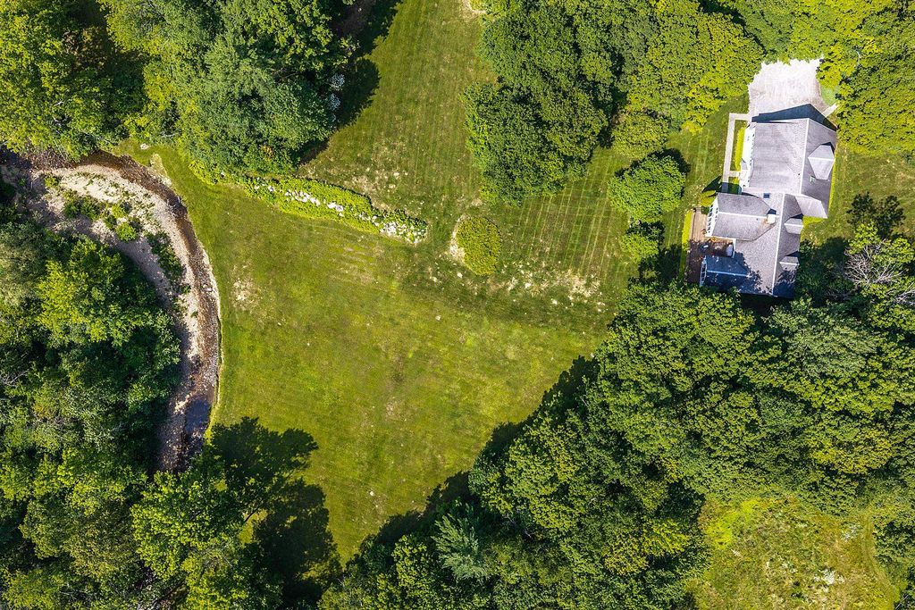 866 East Manchester Road, Manchester, VT 05255