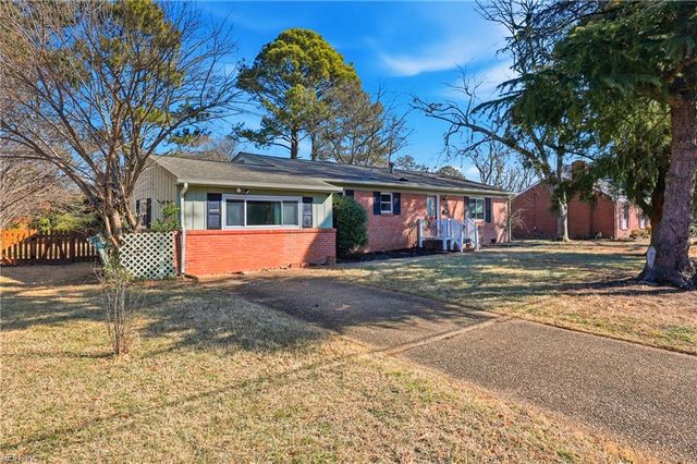 30 Meadowbrook DR, Hampton, VA 23666