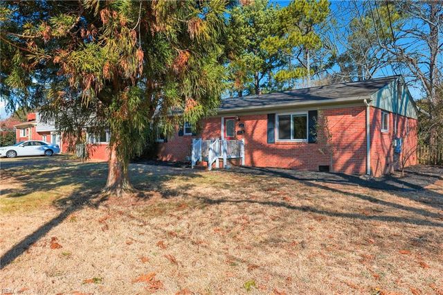 30 Meadowbrook DR, Hampton, VA 23666