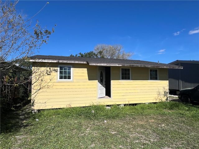 625 E Avenue H, Robstown, TX 78380