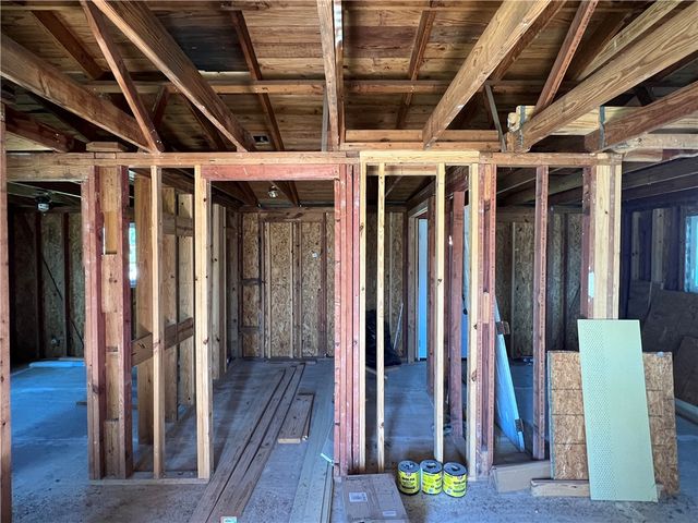 625 E Avenue H, Robstown, TX 78380