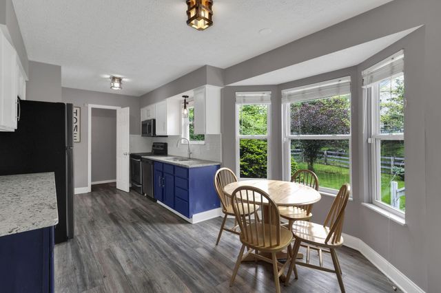 8967 Holquest Drive, Lewis Center, OH 43035