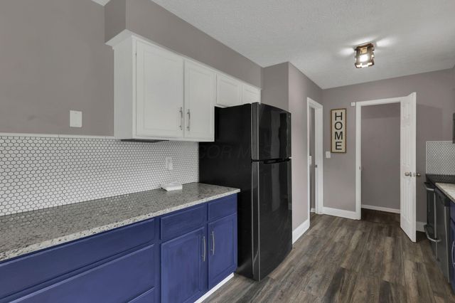 8967 Holquest Drive, Lewis Center, OH 43035