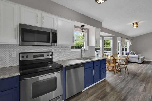 8967 Holquest Drive, Lewis Center, OH 43035