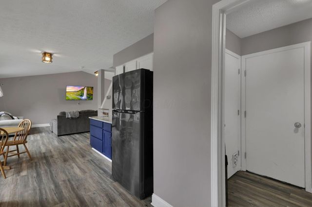8967 Holquest Drive, Lewis Center, OH 43035