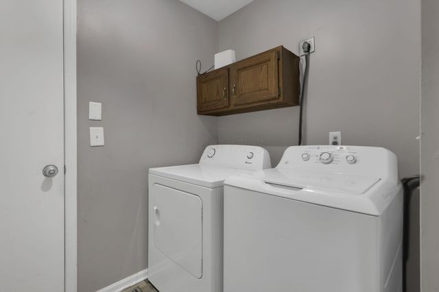 8967 Holquest Drive, Lewis Center, OH 43035