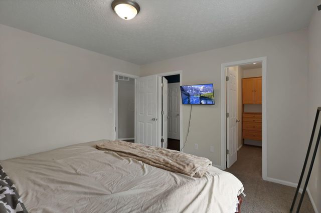 8967 Holquest Drive, Lewis Center, OH 43035