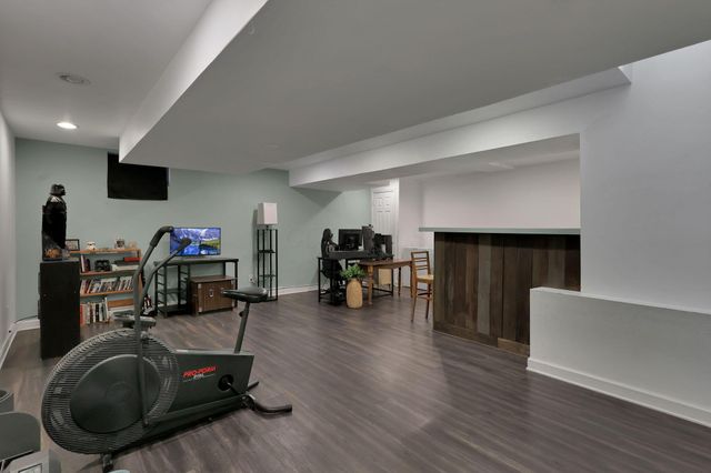 8967 Holquest Drive, Lewis Center, OH 43035