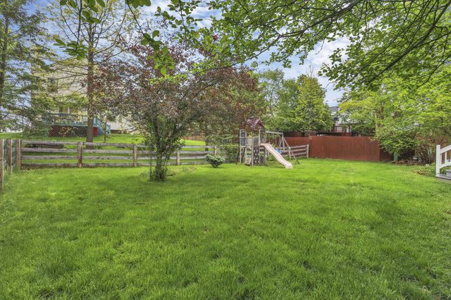 8967 Holquest Drive, Lewis Center, OH 43035
