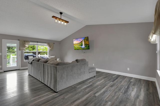 8967 Holquest Drive, Lewis Center, OH 43035