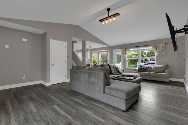 8967 Holquest Drive, Lewis Center, OH 43035