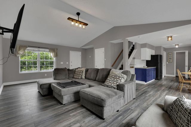 8967 Holquest Drive, Lewis Center, OH 43035