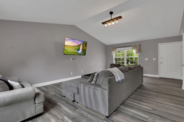 8967 Holquest Drive, Lewis Center, OH 43035
