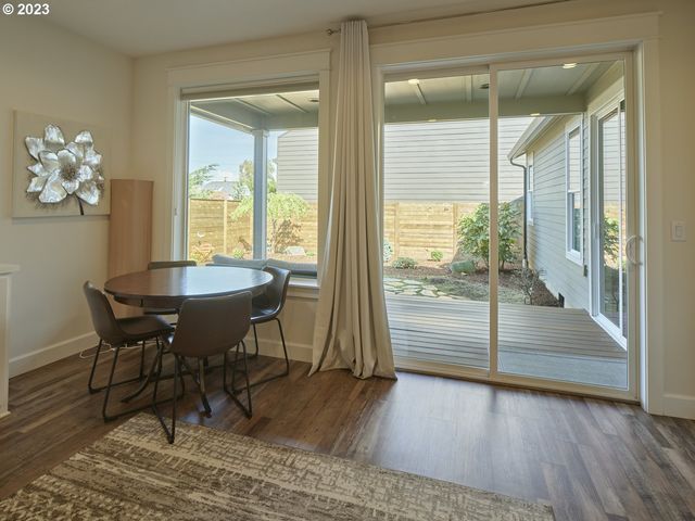 526 3RD St, Woodland, WA 98674