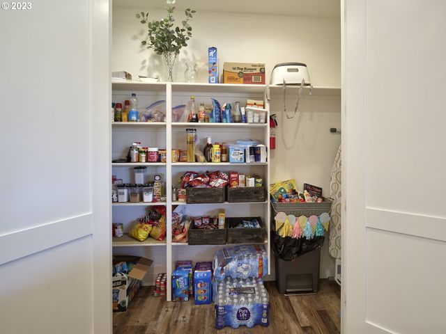 526 3RD St, Woodland, WA 98674