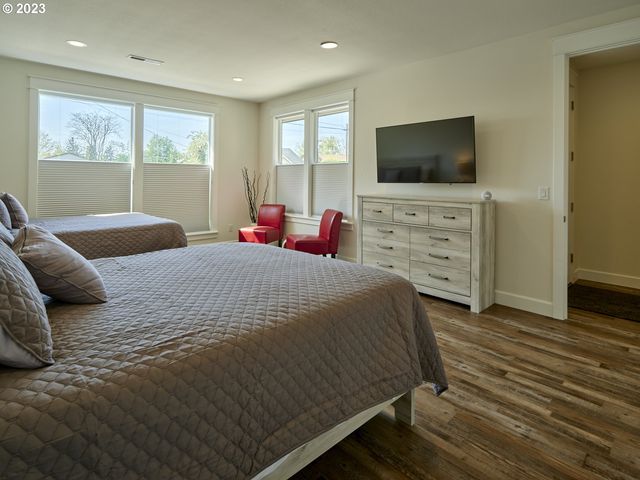 526 3RD St, Woodland, WA 98674