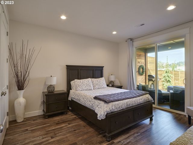 526 3RD St, Woodland, WA 98674