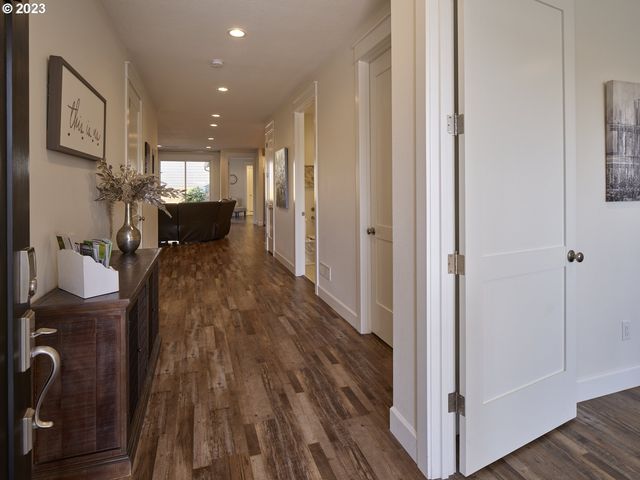 526 3RD St, Woodland, WA 98674