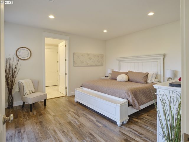 526 3RD St, Woodland, WA 98674