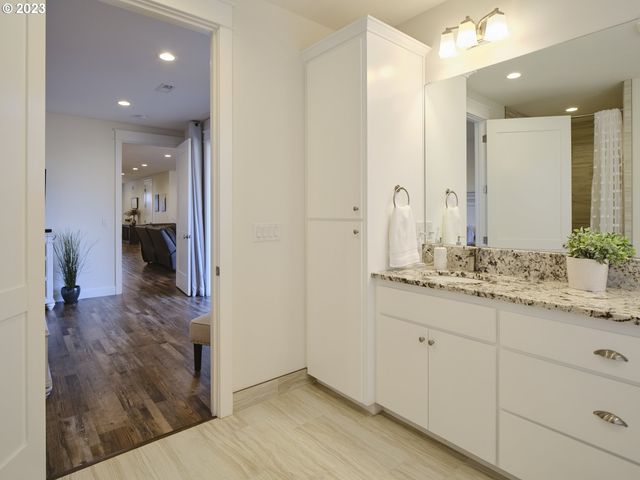 526 3RD St, Woodland, WA 98674