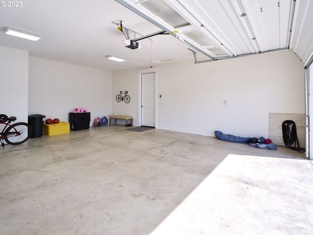 526 3RD St, Woodland, WA 98674