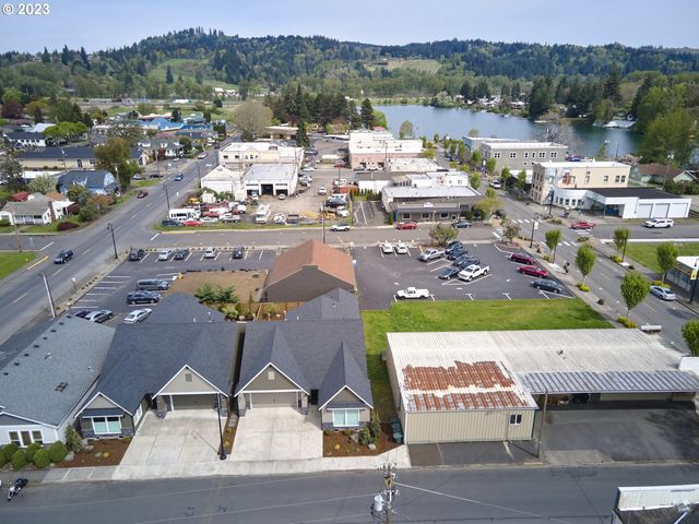 526 3RD St, Woodland, WA 98674