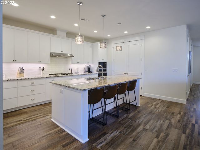 526 3RD St, Woodland, WA 98674