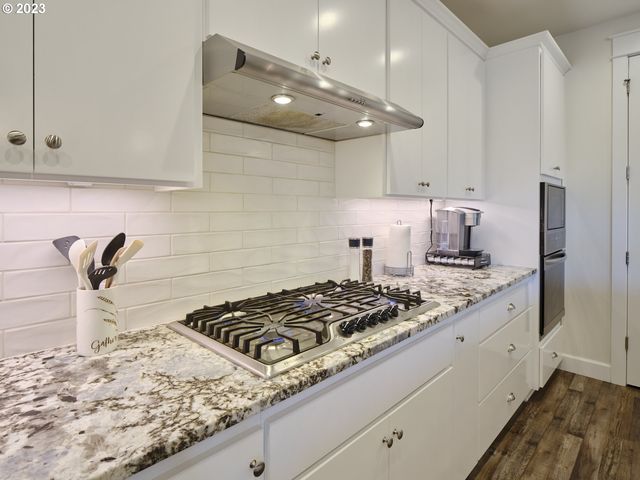 526 3RD St, Woodland, WA 98674