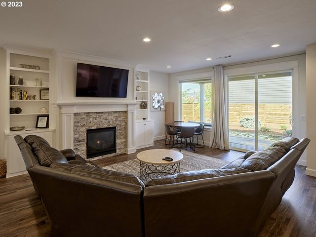 526 3RD St, Woodland, WA 98674