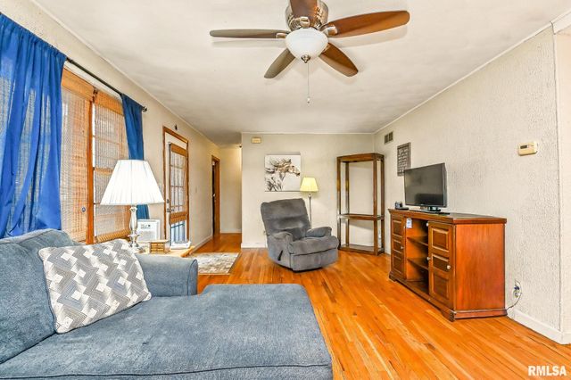 100 MARION Street, East Peoria, IL 61611