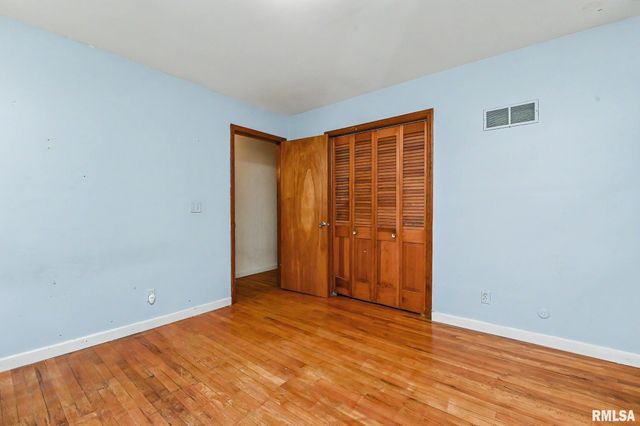100 MARION Street, East Peoria, IL 61611
