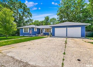 100 MARION Street, East Peoria, IL 61611