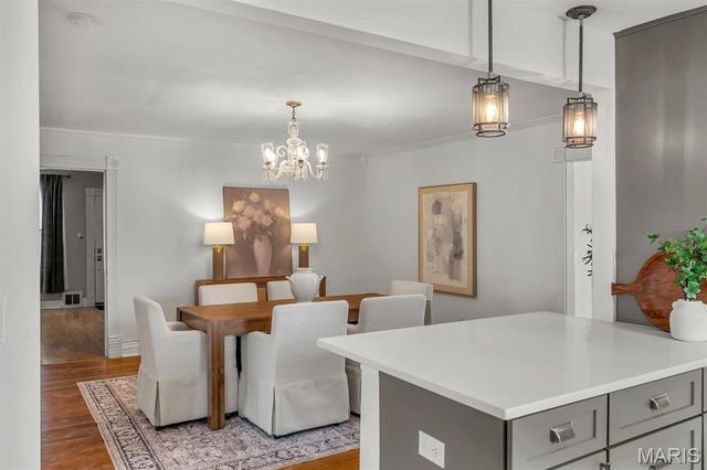 326 W Rose Hill Avenue, Kirkwood, MO 63122