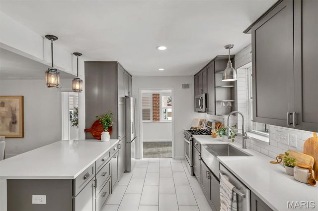 326 W Rose Hill Avenue, Kirkwood, MO 63122